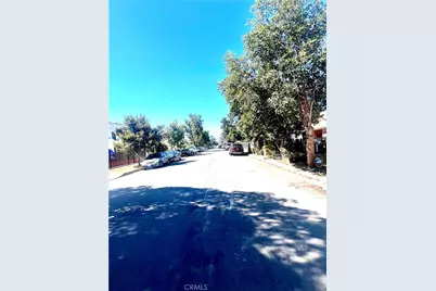 1081 W 39th, Los Angeles, CA 90037 - Photo 2