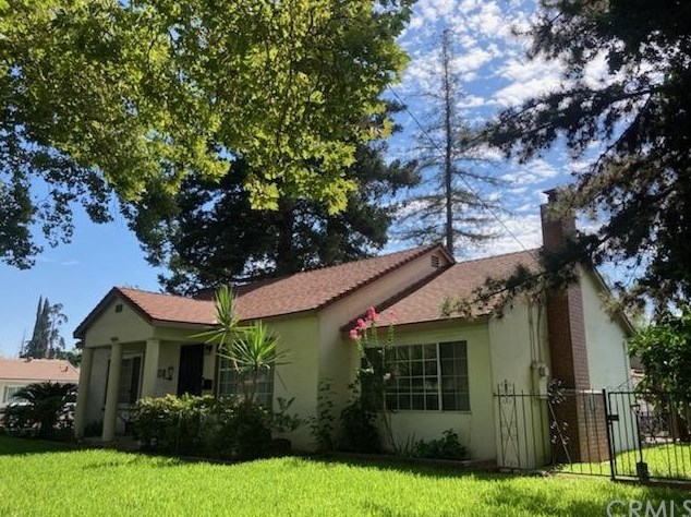 1498 1st St, Atwater, CA 95301-4004