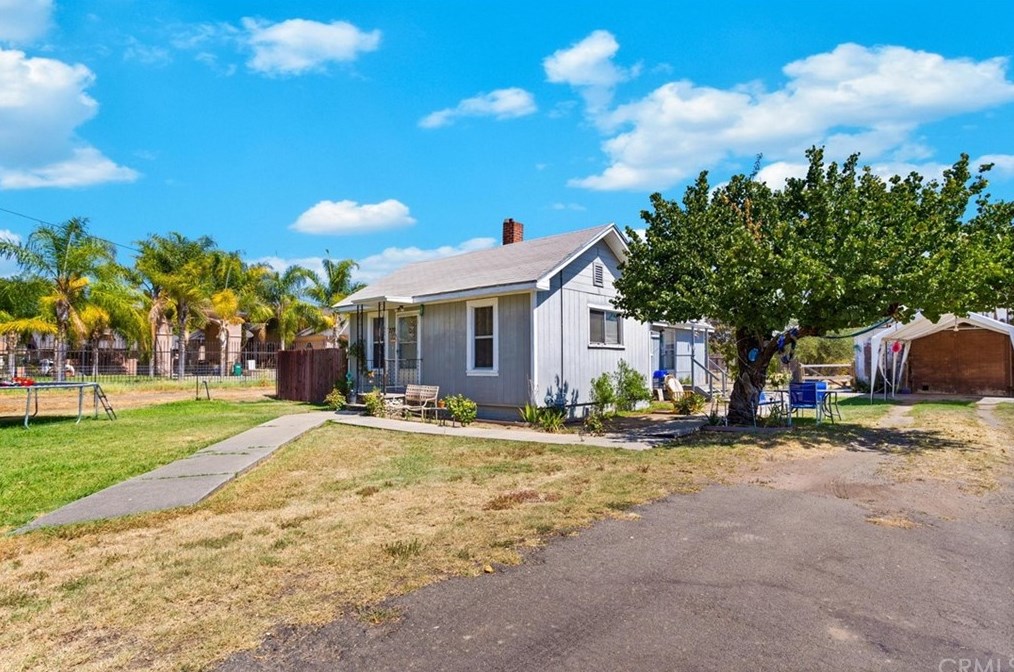 270 Cody Ave, Planada, CA 95365-8053