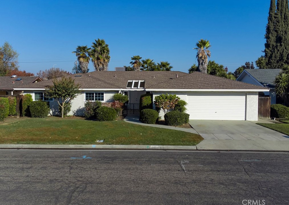 2321 Camden Way, Madera, CA 93637