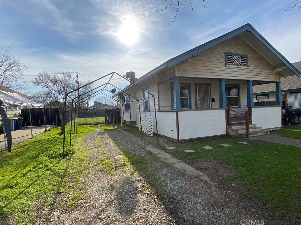 944 W 20th St, Merced, CA 95340