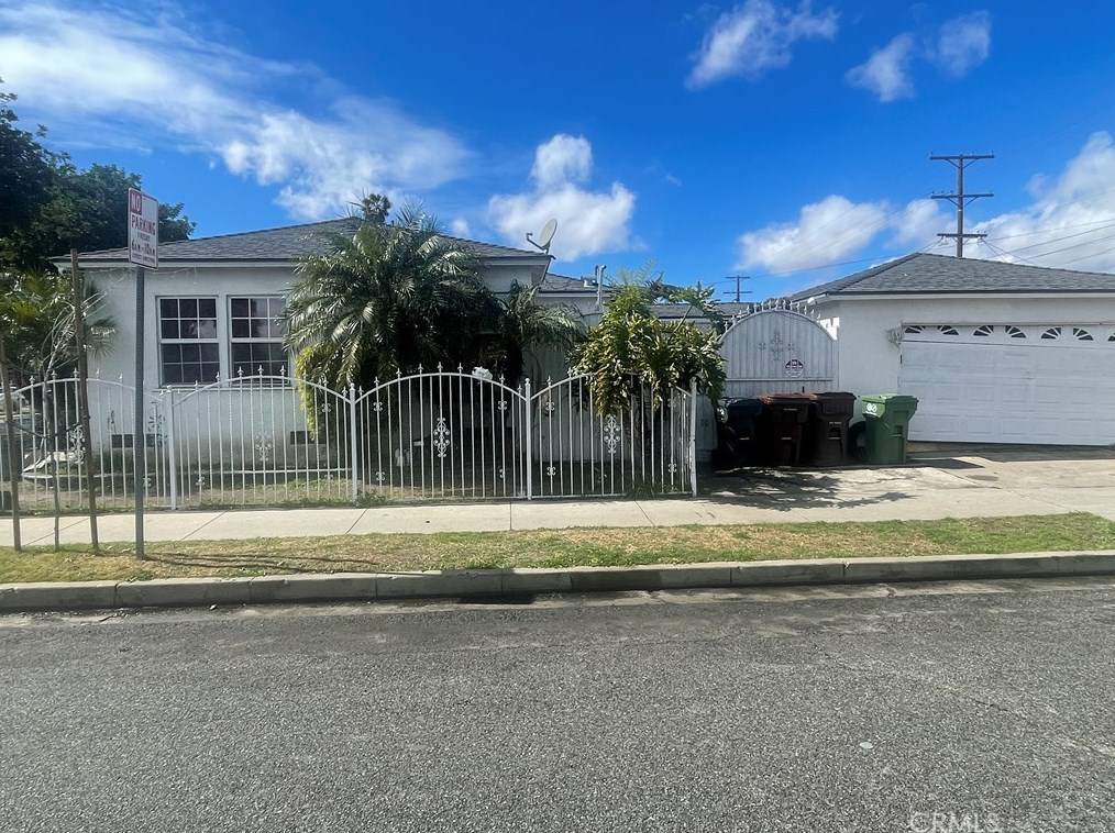 401 W School St, Compton, CA 90220