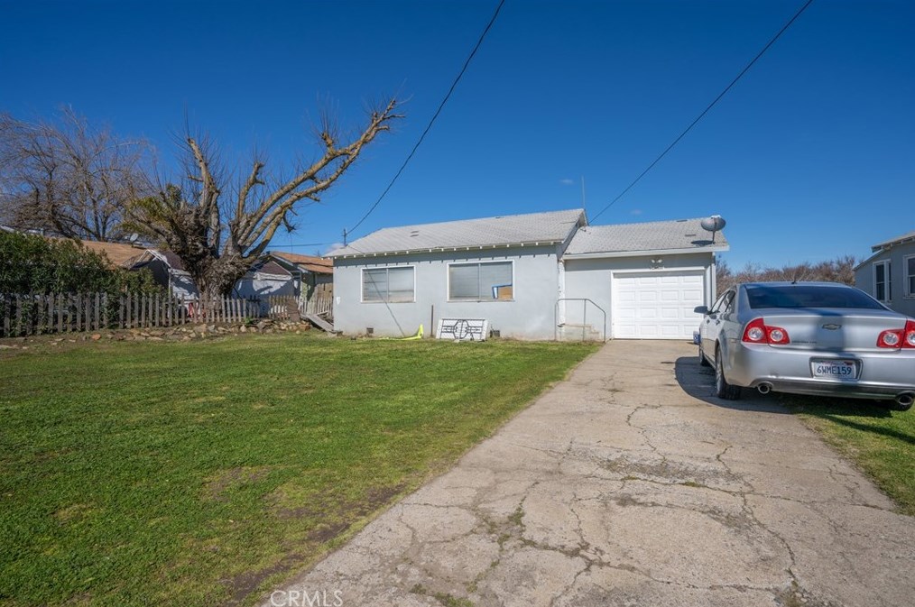 12712 Le Grand Rd, Le Grand, CA 95333