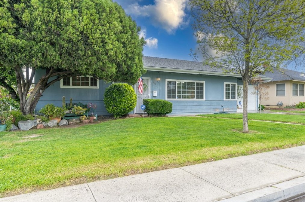 916 Delaware Ave, Los Banos, CA 93635