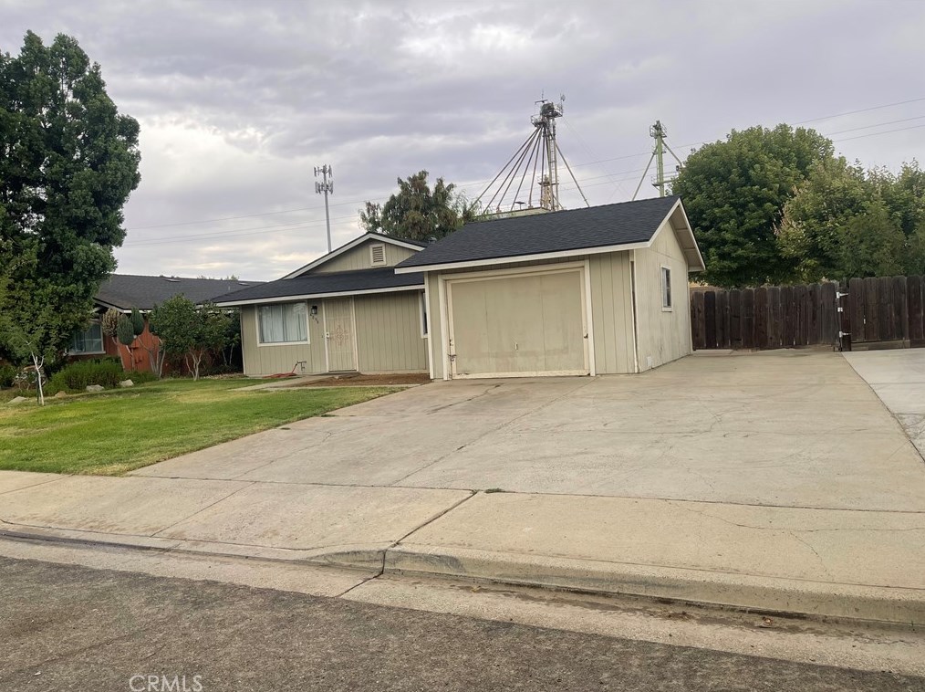 4096 Marshall St, Le Grand, CA 95333