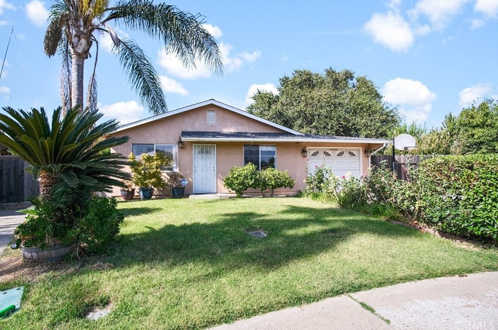 1114 9th St, Livingston, CA 95334