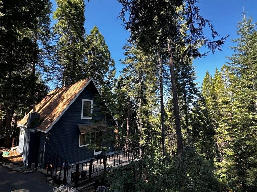22048 Lakeview Dr, Mi Wuk Village, CA 95346