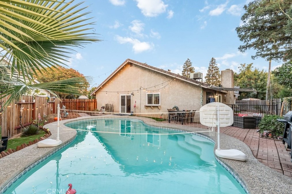 3310 Shamrock Pl, Merced CA  95340-1680 exterior