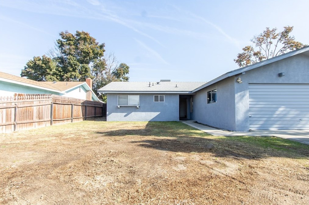 1265 Edgewood, Hanford, CA 93230