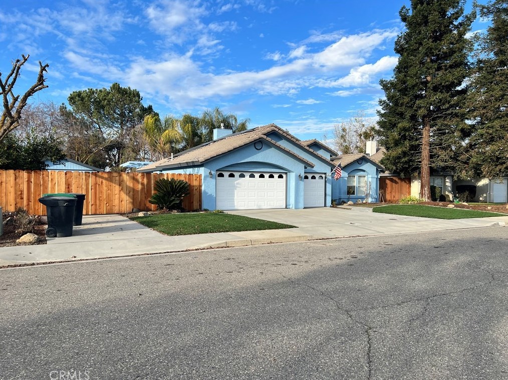 954 Calaveras St, Sharon, CA 93610