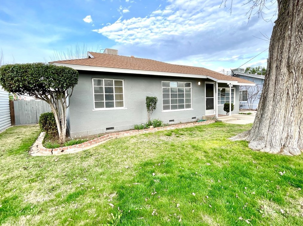 1077 Barney St, Merced, CA 95340