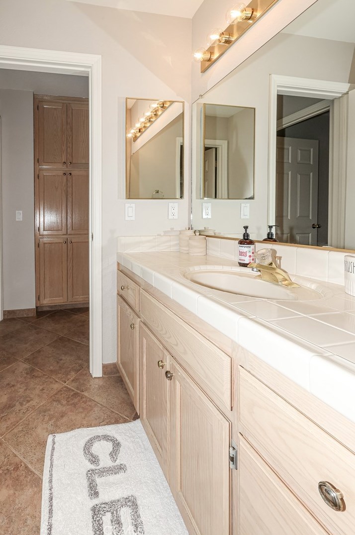 1148 Curry Village Ct, Merced CA  95340-0696 exterior