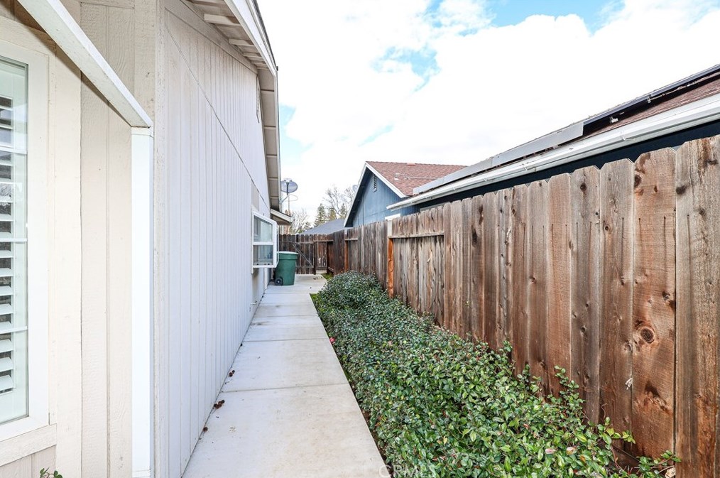1148 Curry Village Ct, Merced CA  95340-0696 exterior