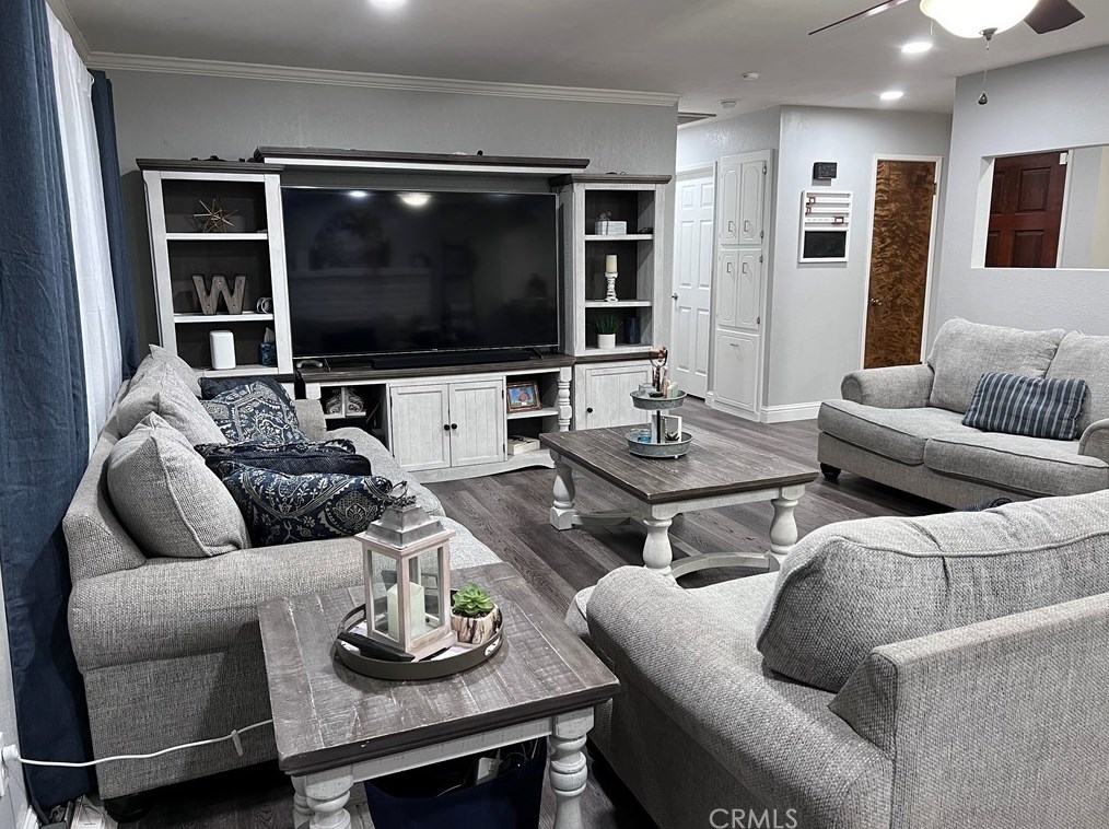 2439 Canal Dr, Atwater, CA 95301