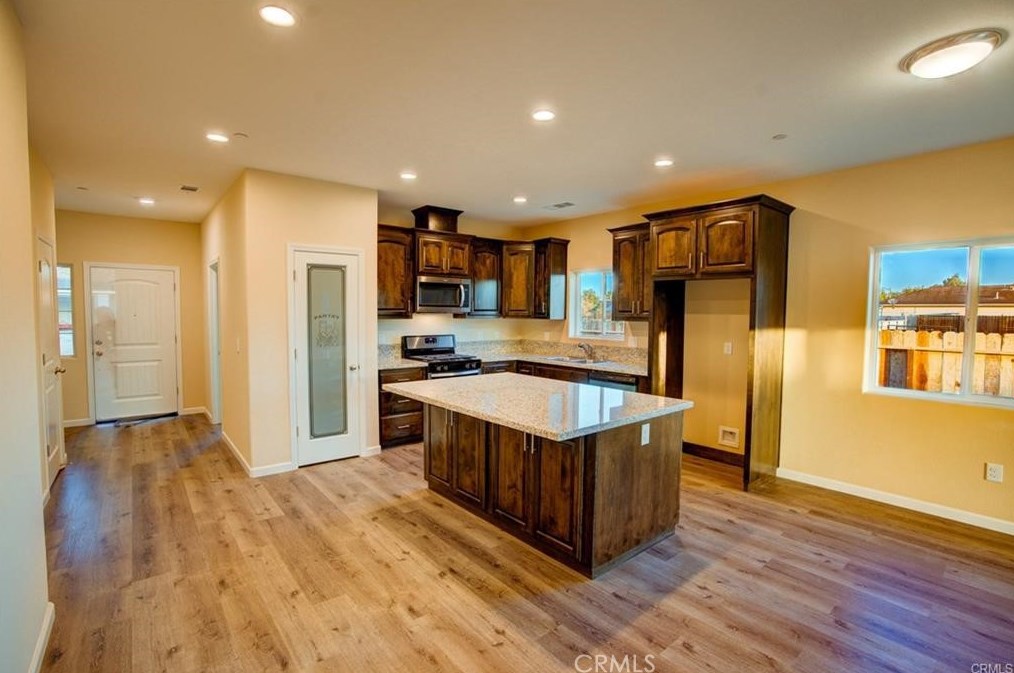 367 Oleander Dr, Sharon, CA 93610