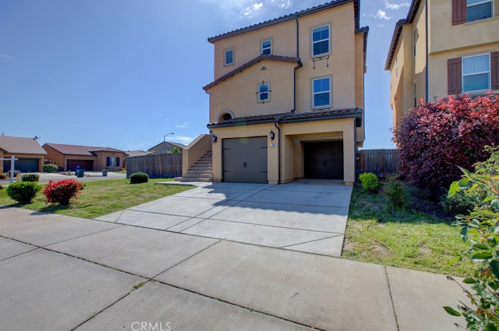 154 Barker Ln, Merced, CA 95348