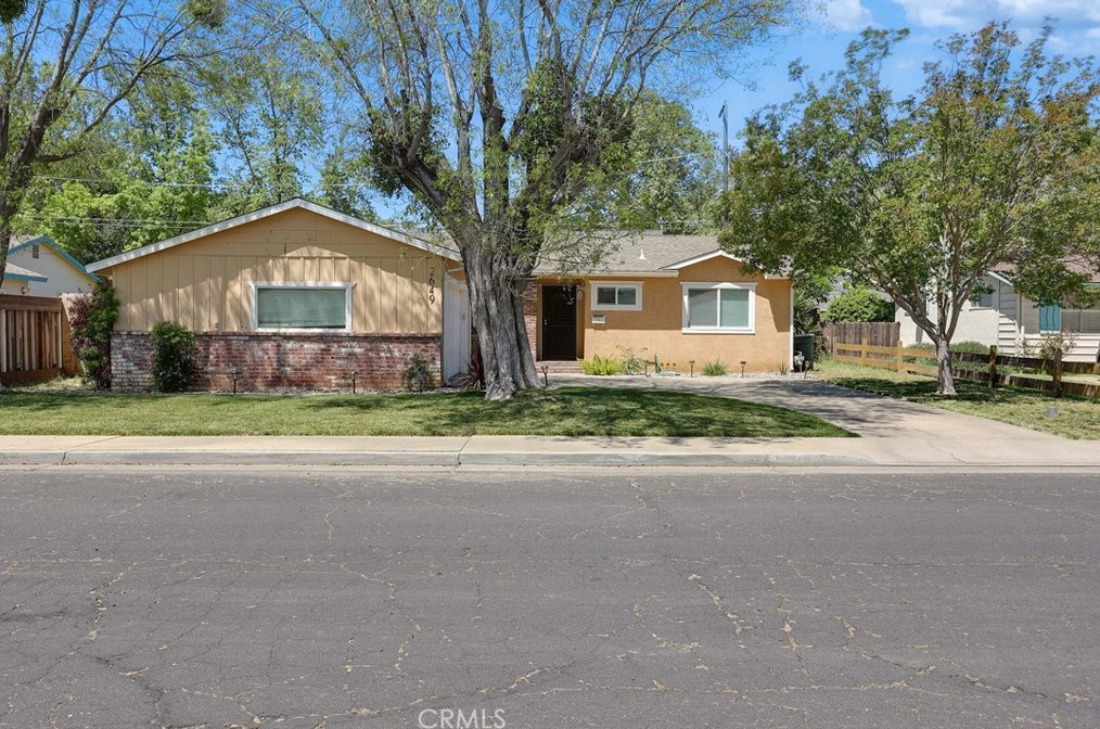 2649 7th Ave, Merced, CA 95340