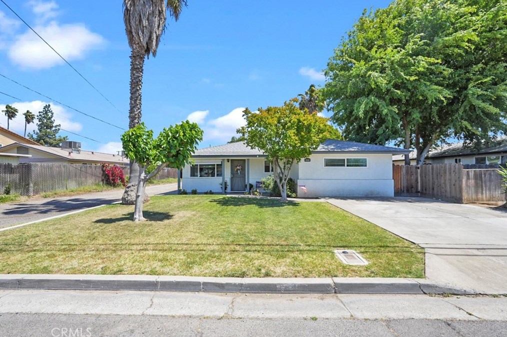 125 Monterey St, Madera, CA 93637-5370