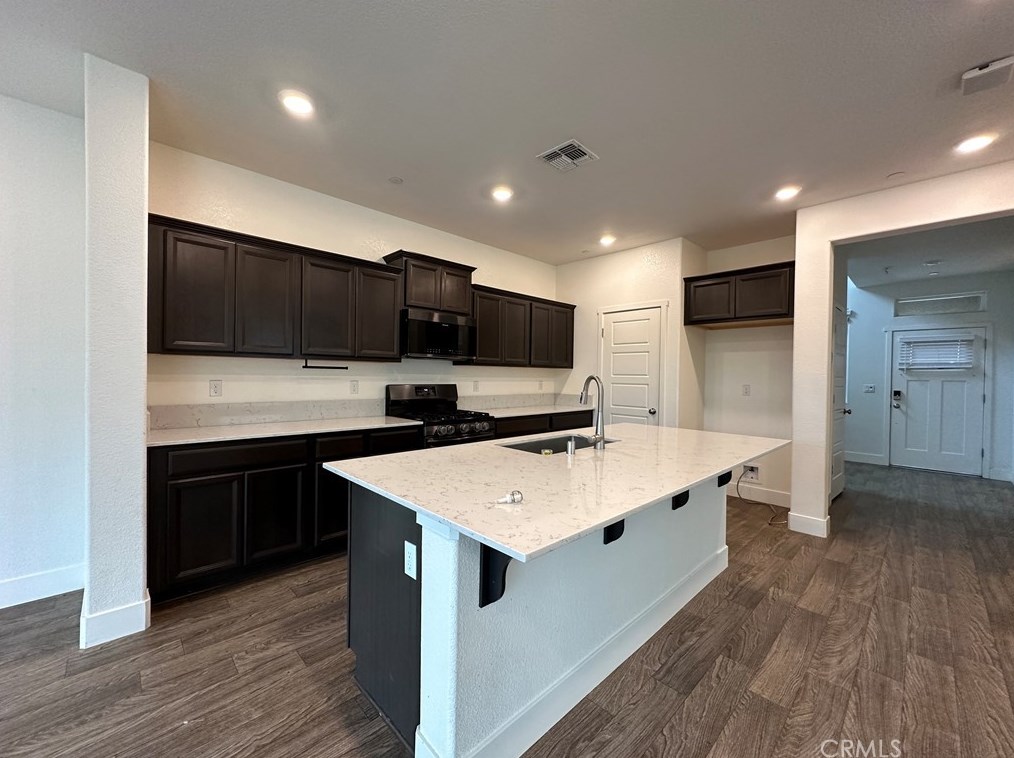 2375 Explorador Dr, Merced, CA 95340