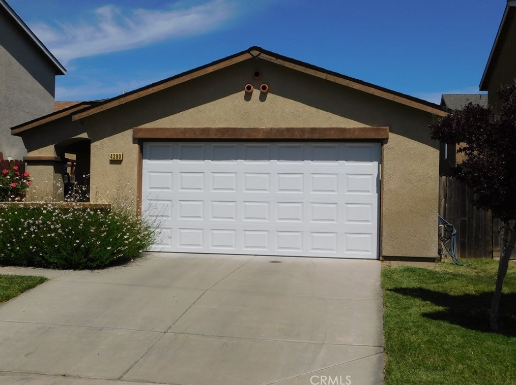 4390 Briggs Ln, Merced, CA 95348-9701