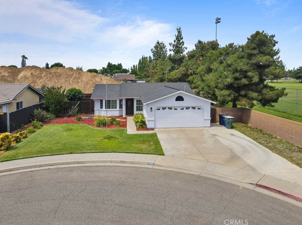 151 Pistachio Ct, Sharon, CA 93610-9446