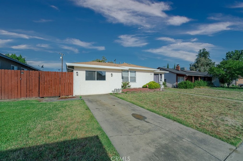 2257 4th St, Atwater, CA 95301-3303