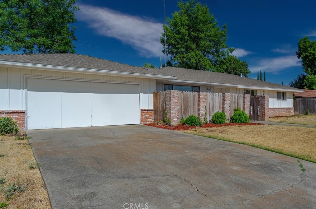 2881 Bedford Dr, Merced, CA 95340