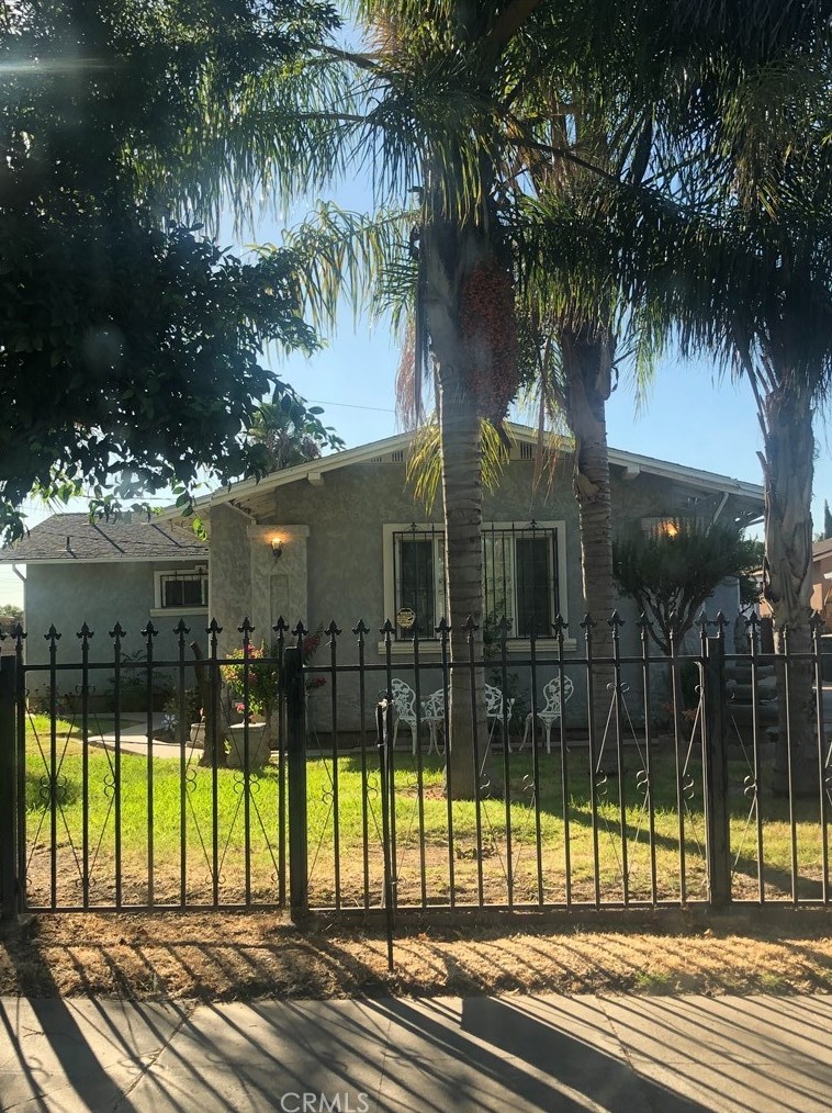 629 R St, Merced, CA 95341