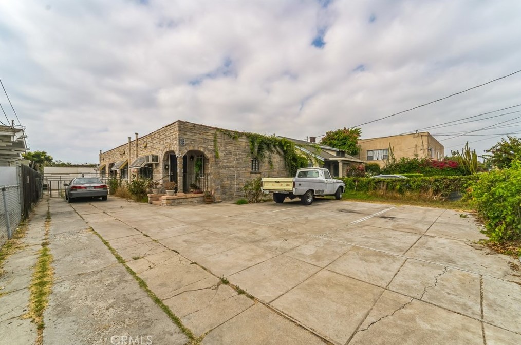 5432 La Mirada Ave, Los Angeles, CA 90029-1011