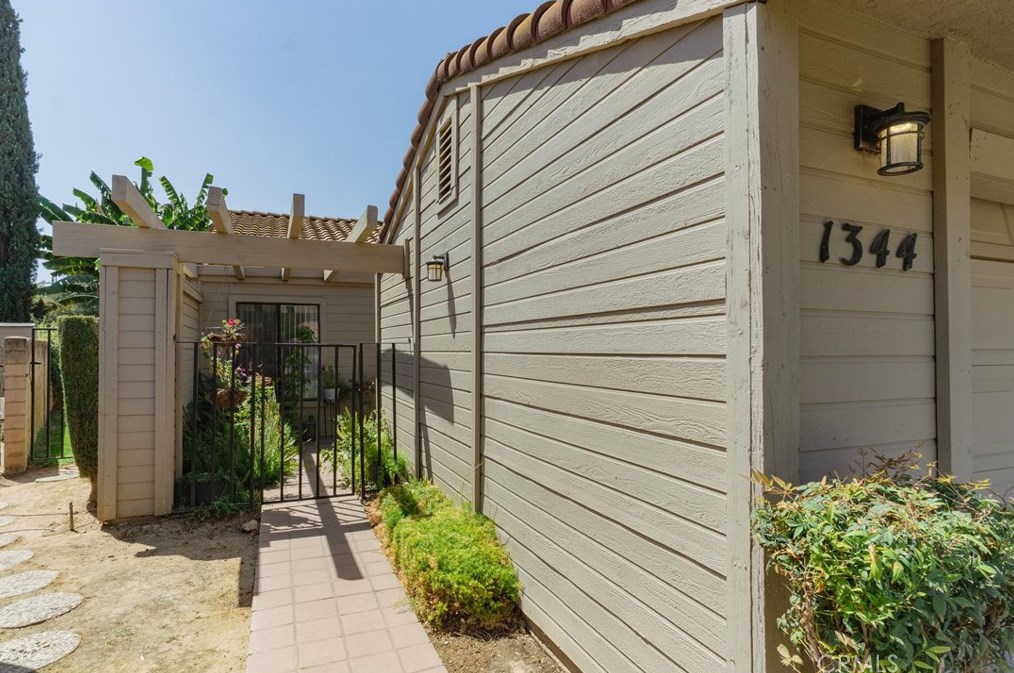 1344 Paseo Redondo Dr, Merced, CA 95348-1835