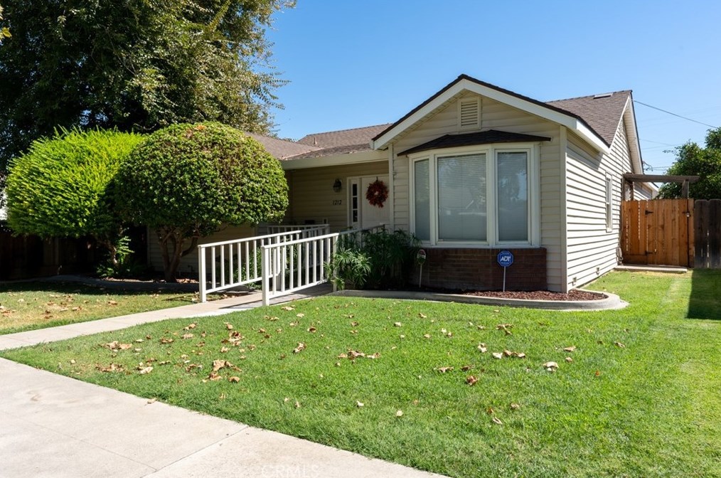 1212 California Ave, Los Banos, CA 93635