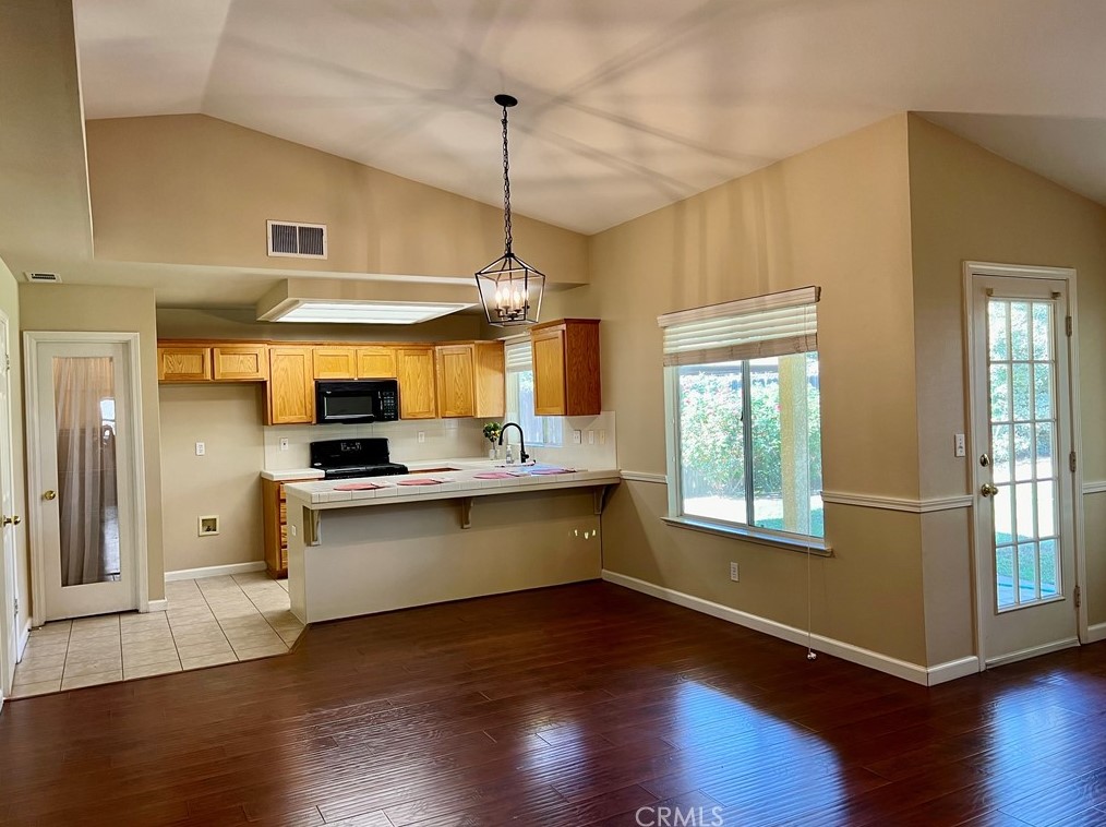 4716 Calimyrna Ave, Fresno, CA 93722-3278