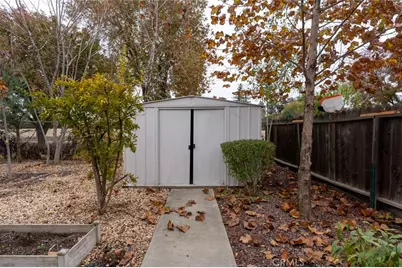 744 Bluff, Los Banos, CA 93635 - Photo 44