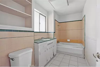 1733 Crestmont, Bakersfield, CA 93306 - Photo 28