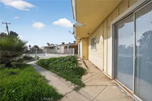 1733 Crestmont, Bakersfield, CA 93306 - Photo 2