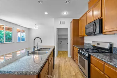737 Fume Blanc Court, Los Banos, CA 93635 - Photo 10