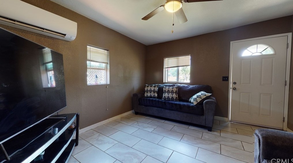 325 N 15th St, Sharon, CA 93610