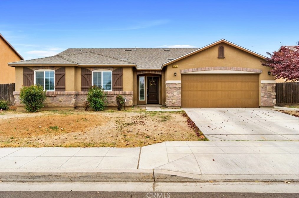 5879 E Platt Ave, Fresno, CA 93727