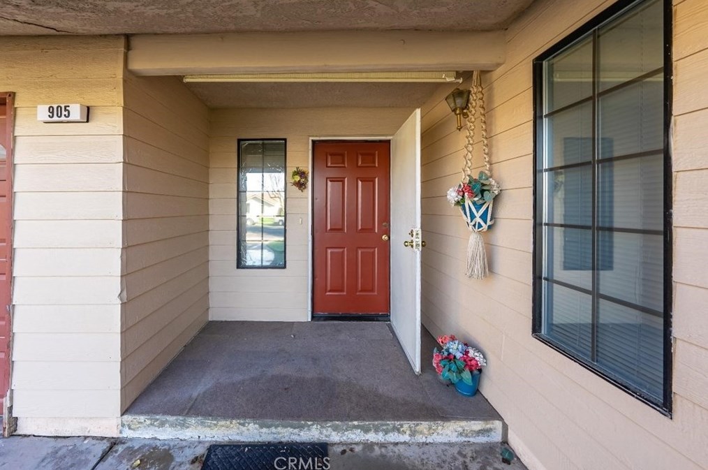 905 Barnett Way, Madera, CA 93637