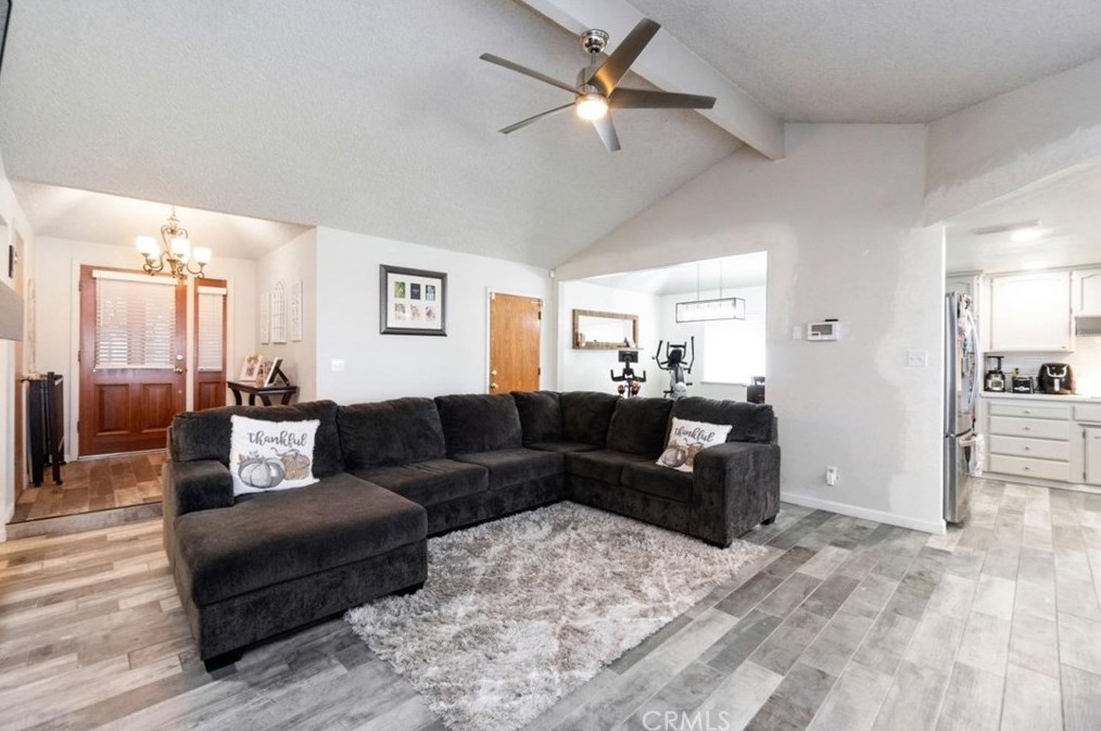 1958 Sundance Ln, Madera, CA 93637