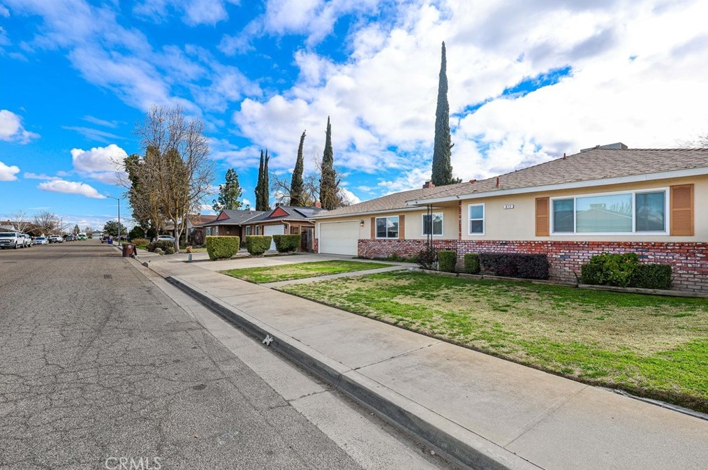 612 Grant Dr, Sharon, CA 93610