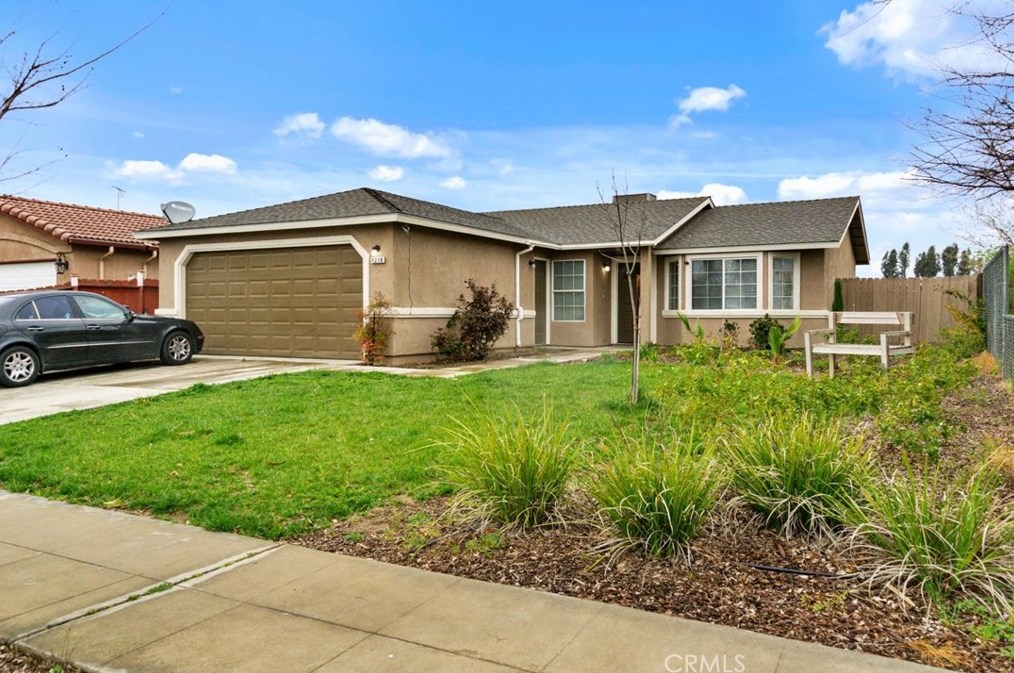 1219 Lacreta Ave, Madera, CA 93638