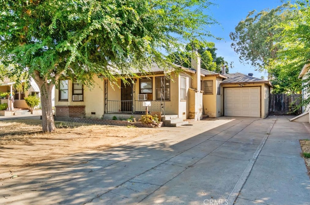 421 S L St, Madera, CA 93637