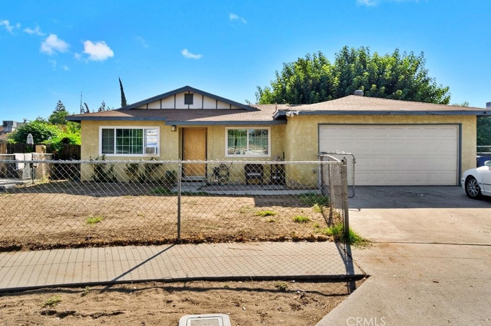 4954 Kerckhoff Ave, Fresno, CA 93727-3739