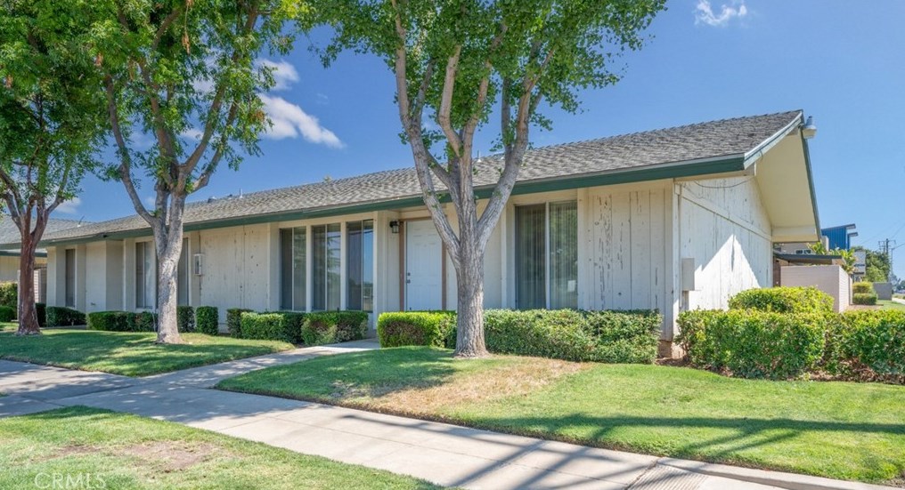 198 W Barstow Ave #a, Fresno, CA 93704