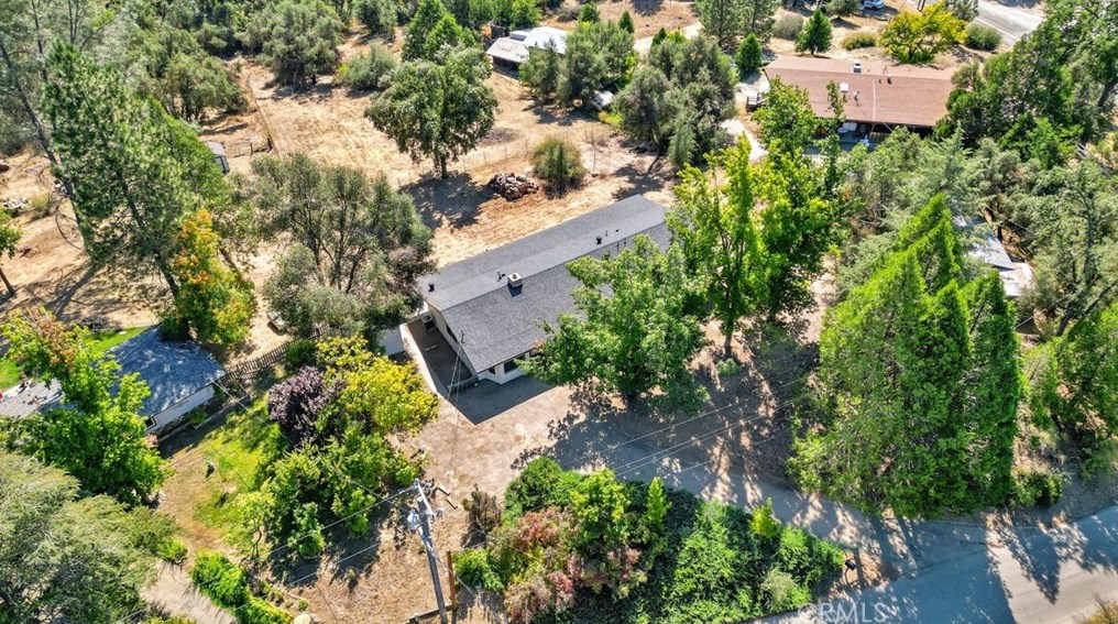 45430 Lauri Ln, Oakhurst, CA 93644-8708