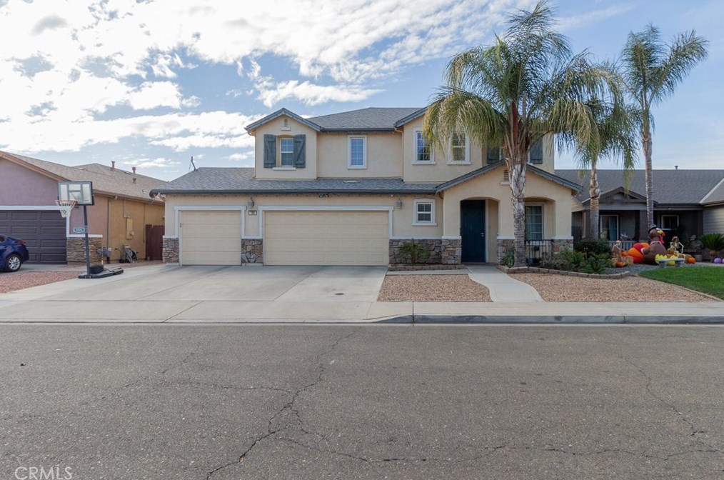 168 Monarch Rd, Madera, CA 93638