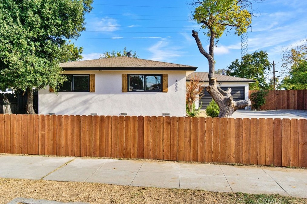 4883 E Home Ave, Fresno, CA 93727