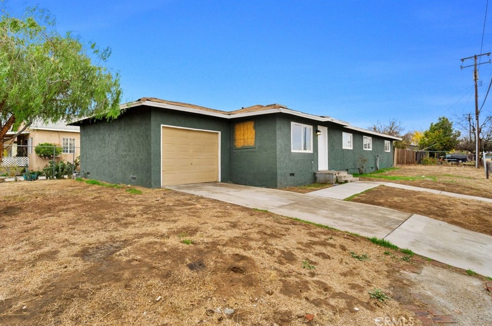 2194 S Plumas St, Fresno, CA 93706