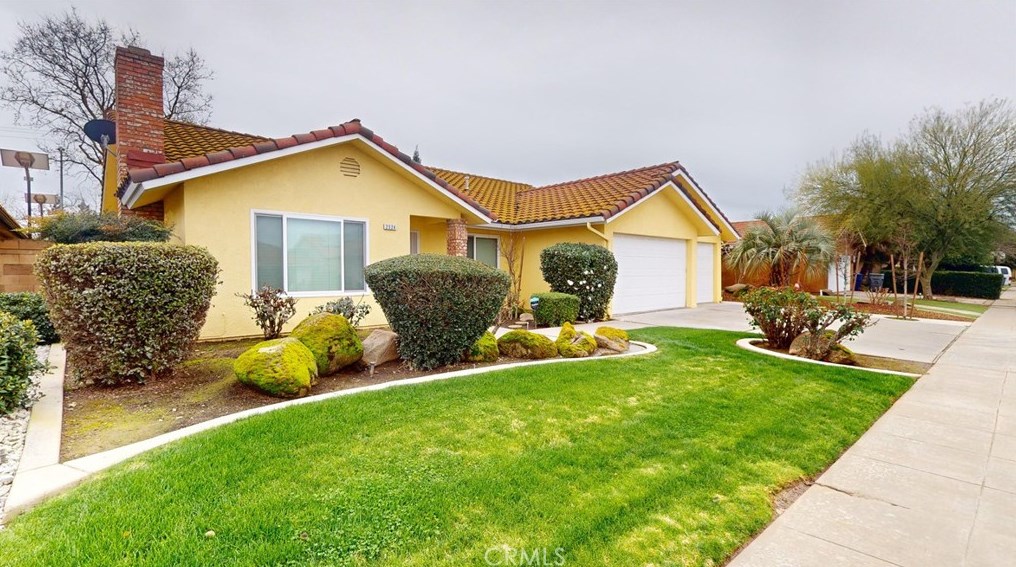 2524 Meadowrest Way, Madera, CA 93637